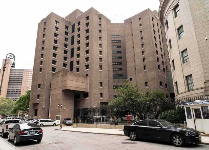 shutterstock_1478945642 Brutalist high-rise detention facility on a city street