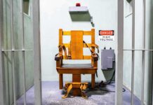 First Execution Since Christa Pike , Inmates Offers Shock Final Words electric chair in a prison execution chamber