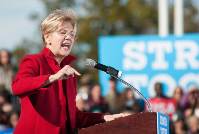 U.s.,Senator,Elizabeth,Warren,,Democrat,Of,Massachusetts,,Campaigns,For,Democratic